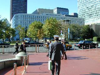 東京駅前
